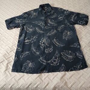 Men's Crazy‎ Horse A Claiborne Company Blue and White Silk Shirt M